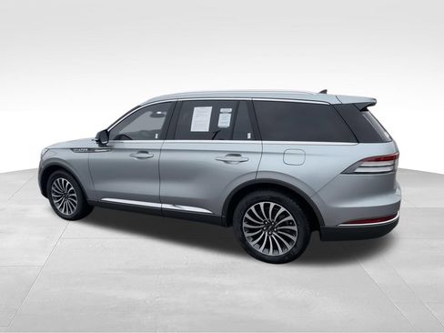 Used 2023 Lincoln Aviator AWD w/ Premium Package image 6