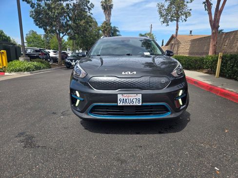 Used 2022 Kia Niro EX Premium FWD image 3