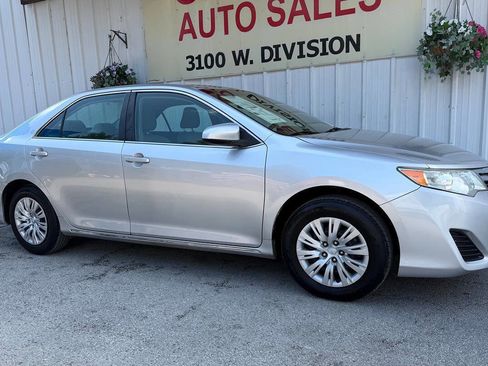 Used 2012 Toyota Camry LE FWD image 2