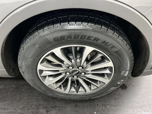 Used 2022 Lincoln Nautilus AWD w/ Premium Package image 8