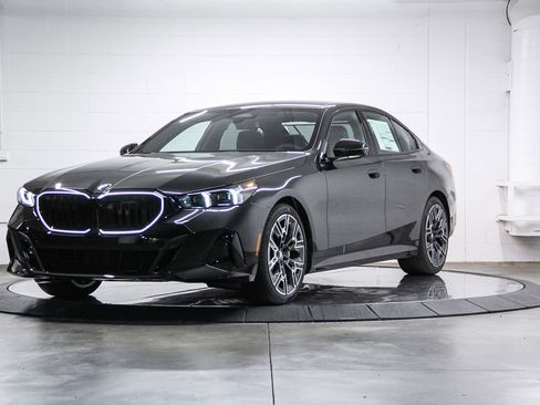 New 2026 BMW 540i xDrive w/ Executive Package AWD/4WD image 3