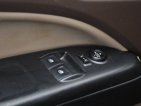 Used 2017 GMC Canyon SLE image 10