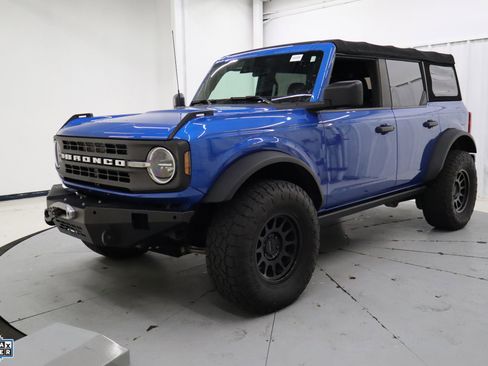 Used 2022 Ford Bronco Black Diamond image 10