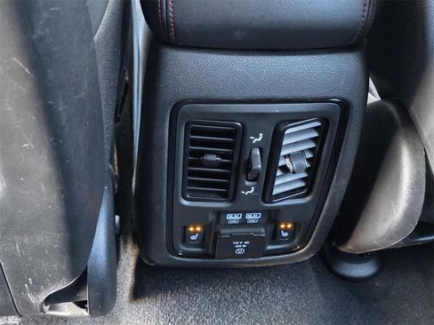 Used 2024 Dodge Durango GT image 12