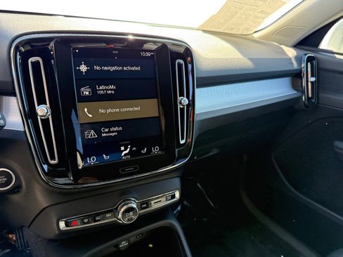 Used 2019 Volvo XC40 T5 Momentum AWD/4WD image 12