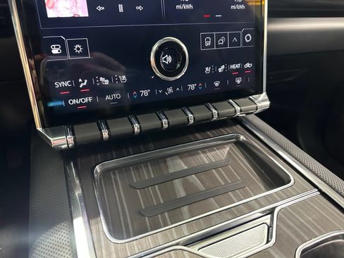 Used 2025 GMC Sierra EV Denali AWD/4WD image 29