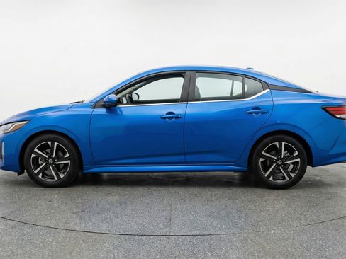 Used 2025 Nissan Sentra SV image 5