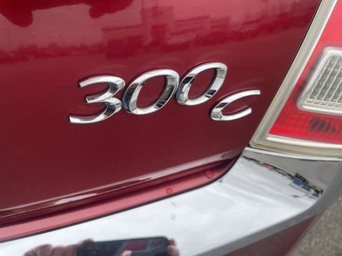 Used 2014 Chrysler 300 C image 9