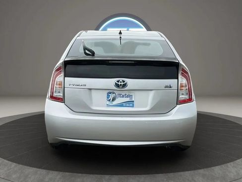 Used 2013 Toyota Prius Two FWD image 9