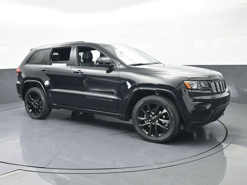 Used 2020 Jeep Grand Cherokee Altitude image 8