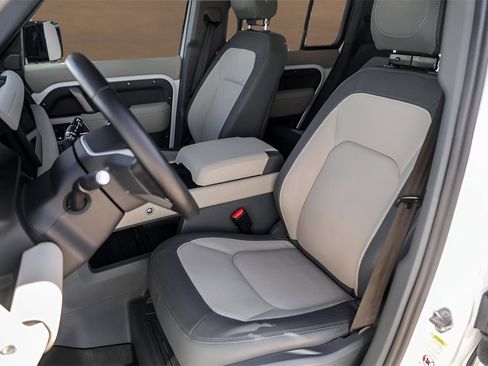 Used 2024 Land Rover Defender 110 X-Dynamic SE image 7