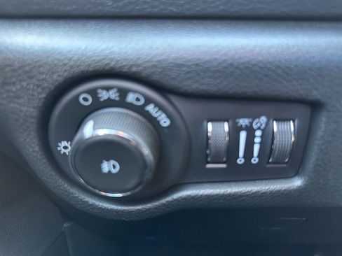 New 2026 Chrysler Pacifica Select image 18