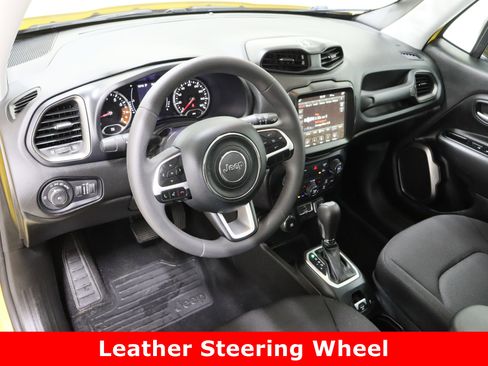 Used 2023 Jeep Renegade Latitude w/ Sun & Fun Group image 13