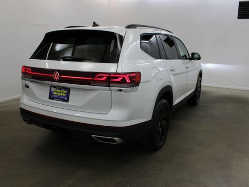 New 2026 Volkswagen Atlas SE FWD image 5