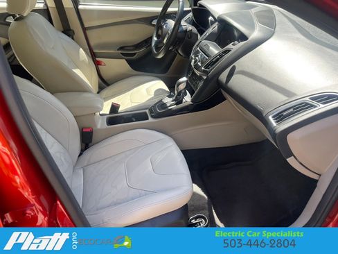 Used 2018 Ford Focus Electric Hatchback FWD image 44