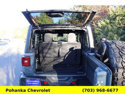 Used 2024 Jeep Wrangler Rubicon w/ Technology Group image 27