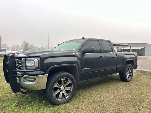 Used 2017 GMC Sierra 1500 SLE w/ SLE Value Package image 4