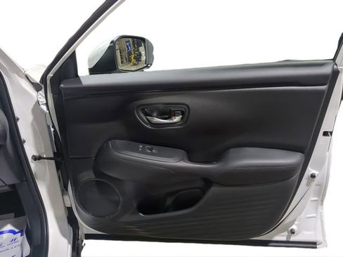New 2025 Honda HR-V LX image 26