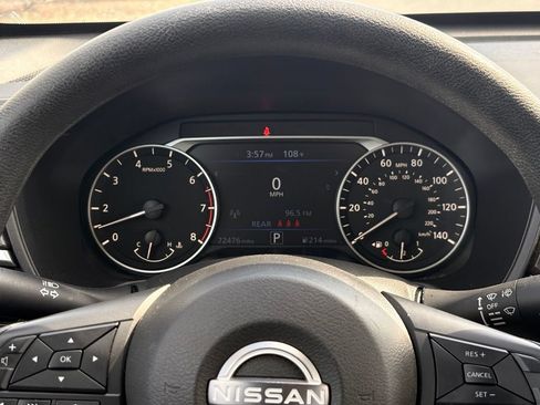 Used 2024 Nissan Altima 2.5 SV FWD image 14