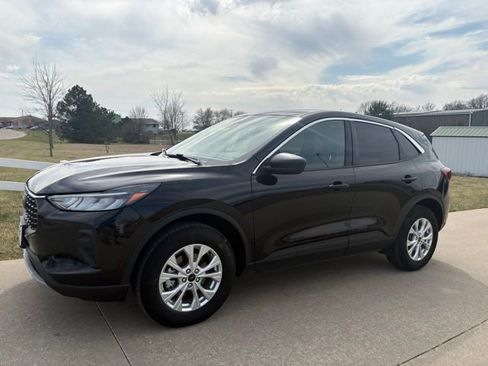 Used 2024 Ford Escape Active image 1