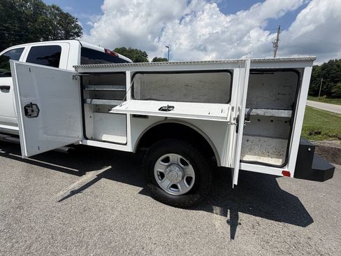 Used 2022 RAM 2500 Tradesman AWD/4WD image 11