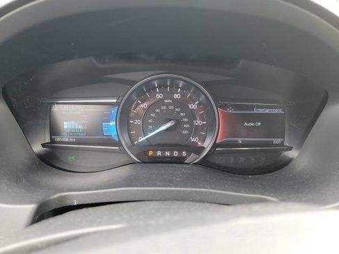 Used 2018 Ford Explorer XLT w/ Equipment Group 202A AWD/4WD image 9