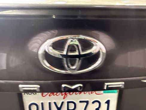 Used 2023 Toyota Camry SE FWD image 11