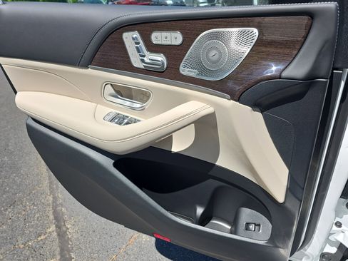 Used 2025 Mercedes-Benz GLE 53 AMG 4MATIC image 26