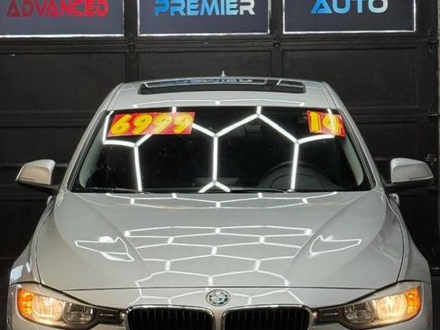 Used 2014 BMW 320i xDrive Sedan AWD/4WD image 5