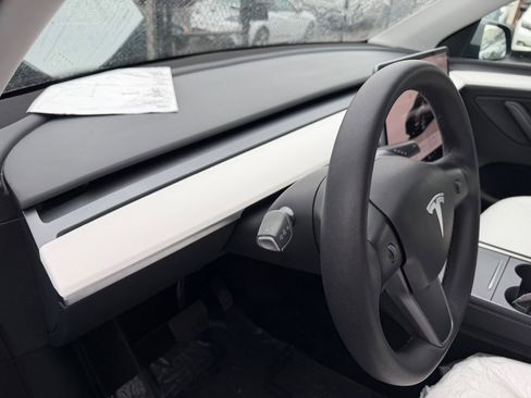 Used 2023 Tesla Model Y Long Range image 11