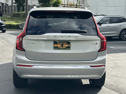 Certified 2025 Volvo XC90 B6 Plus image 5