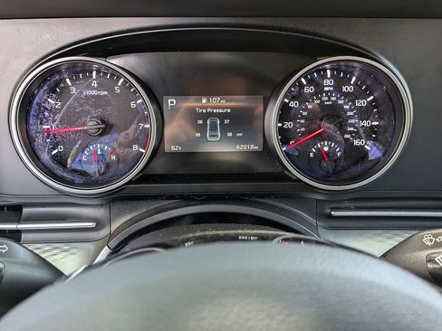 Used 2024 Kia Carnival LX FWD image 18
