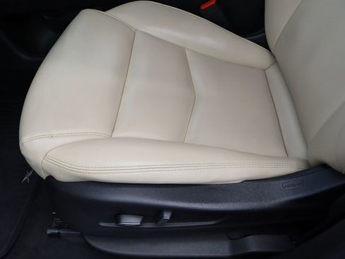 Used 2018 Cadillac XT5 FWD image 21