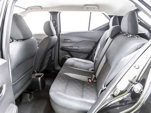 Used 2019 Nissan Kicks SV FWD image 28