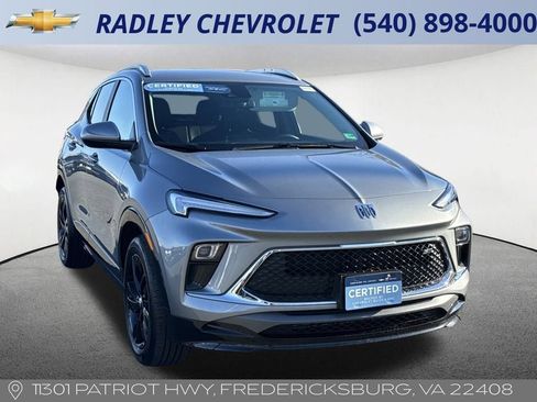 Certified 2024 Buick Encore GX Sport Touring image 7