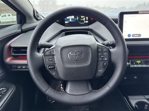 Used 2025 Toyota Prius Plug-In Hybrid image 19