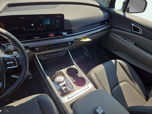 New 2026 Kia Carnival EX image 22