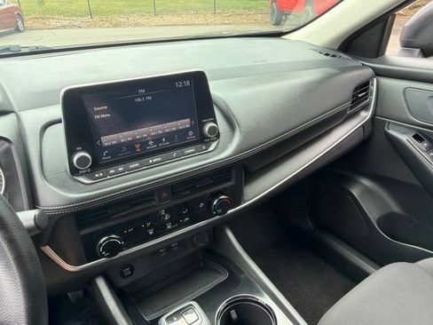 Used 2024 Nissan Rogue S FWD image 37