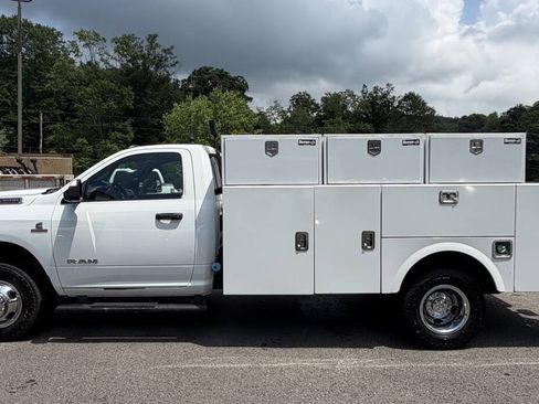 Used 2022 RAM 3500 Tradesman AWD/4WD image 4