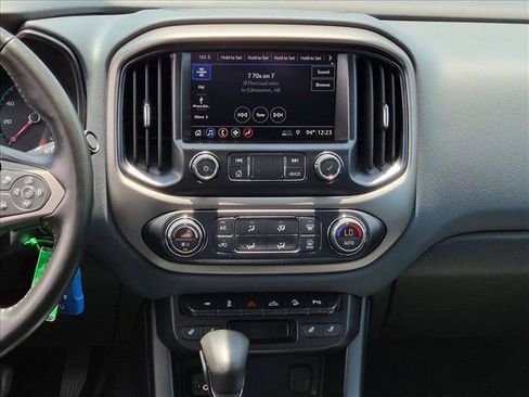 Used 2022 Chevrolet Colorado Z71 RWD image 13