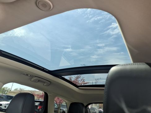 Certified 2023 Lincoln Corsair AWD w/ Equipment Group 101A image 13