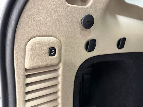 Used 2016 Jeep Grand Cherokee Limited image 10