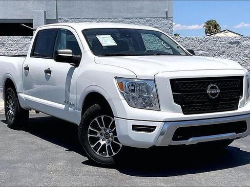 Used 2023 Nissan Titan SV AWD/4WD image 12