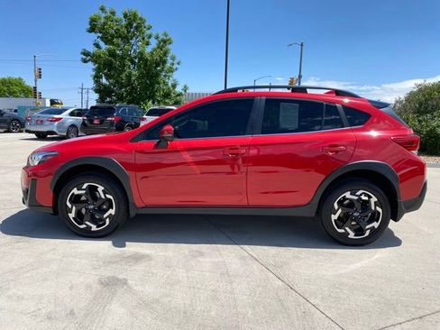 Used 2022 Subaru Crosstrek 2.5i Limited w/ Moonroof Package 2 AWD/4WD image 2