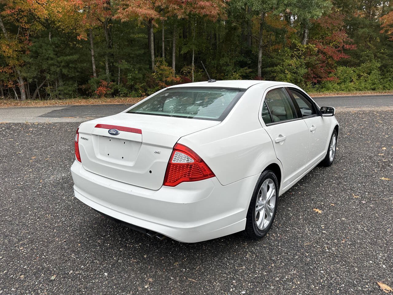 Used 2012 Ford Fusion SE FWD image 4