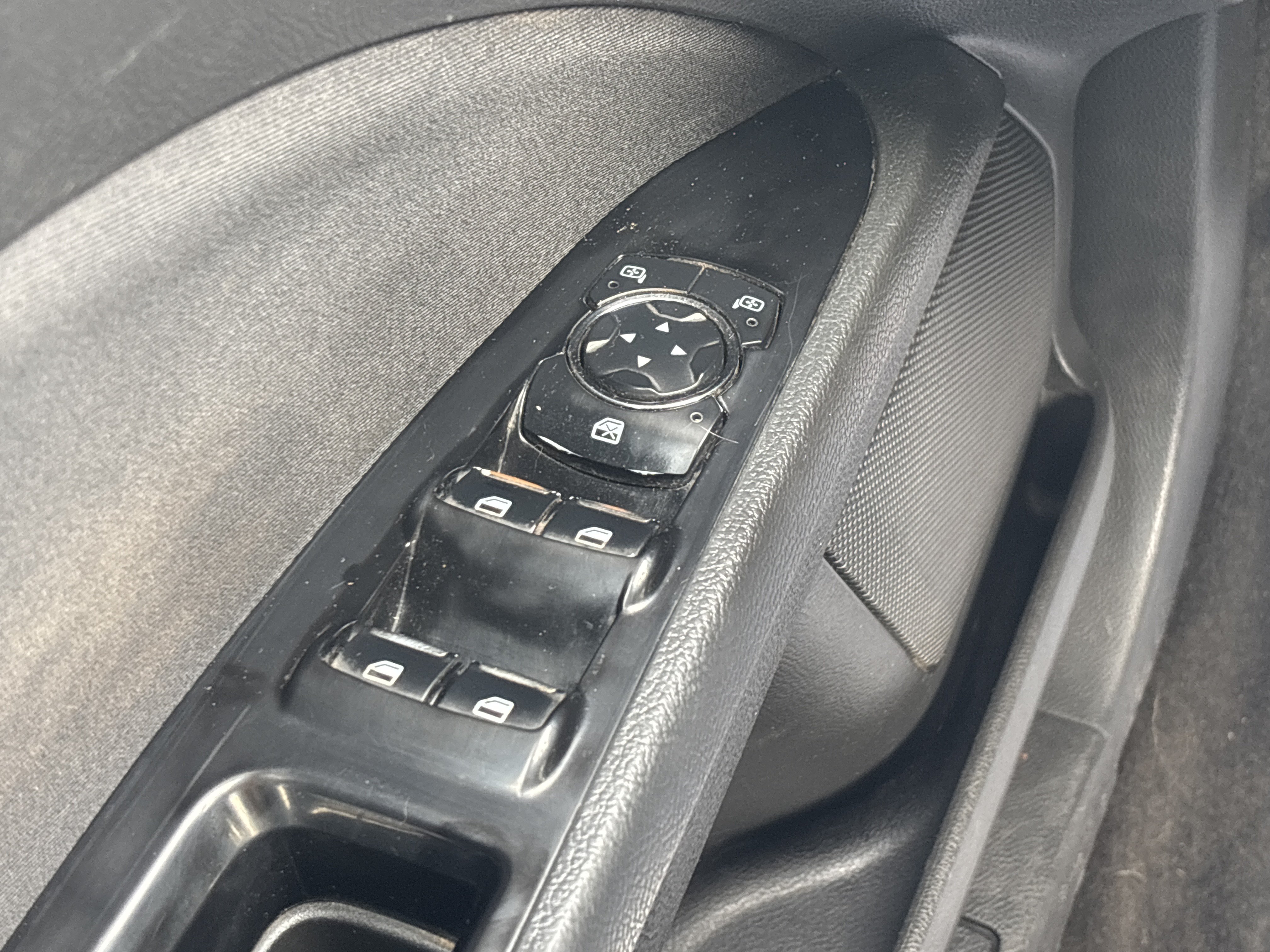 Used 2013 Ford Fusion SE FWD image 7