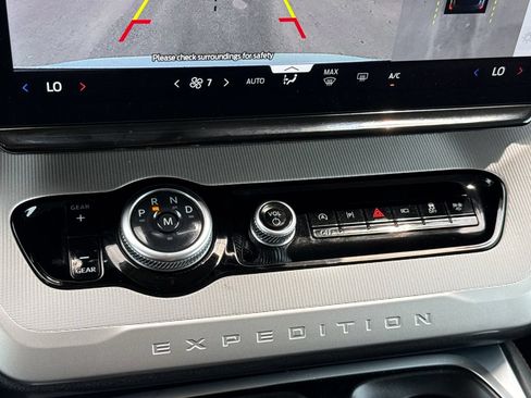 Used 2025 Ford Expedition Max Active RWD image 23