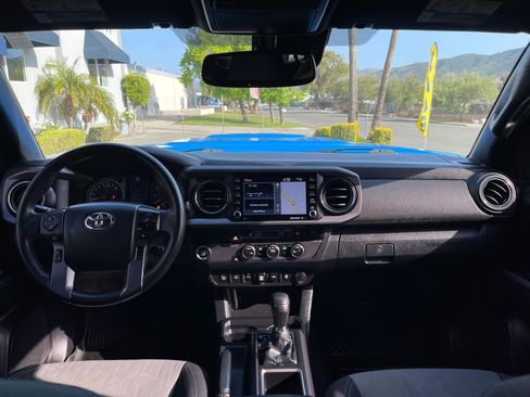 Used 2020 Toyota Tacoma TRD Sport w/ Technology Package RWD image 13