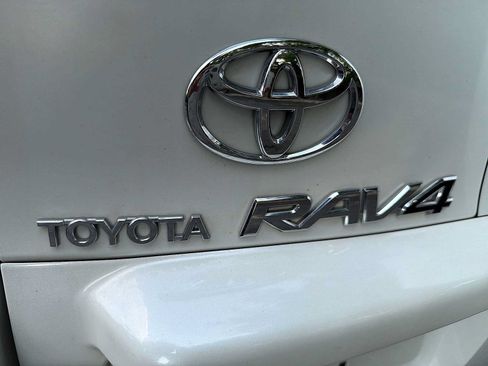 Used 2009 Toyota RAV4 Limited AWD/4WD image 15