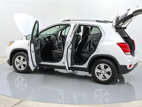 Used 2018 Chevrolet Trax LT w/ LT Convenience Package image 8